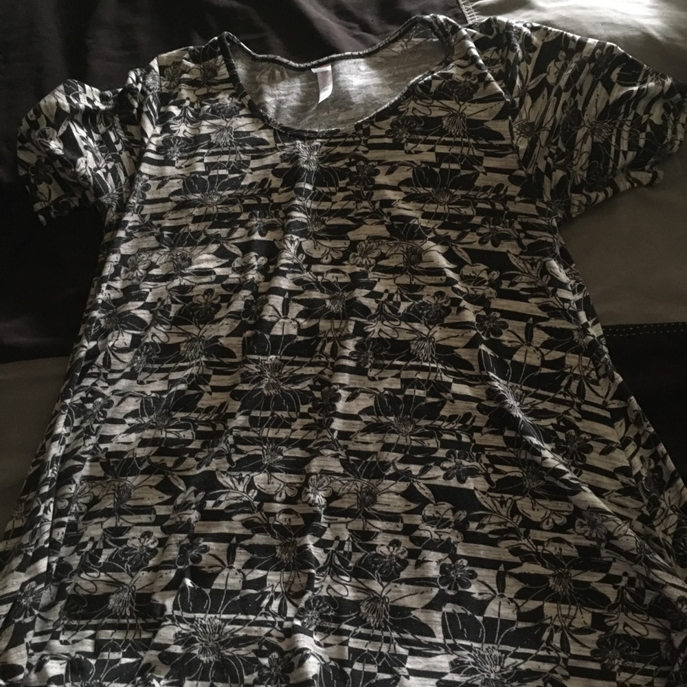 LulaRoe perfect t